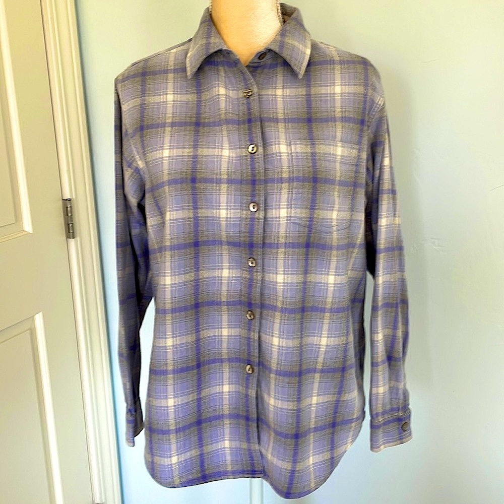 LL Bean Periwinkle Shirt 100% Cotton Plaid Shirt with Pleated Back Yoke